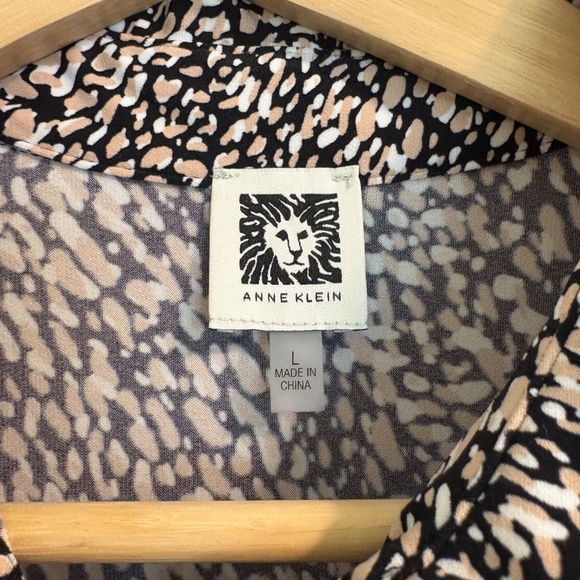 Anne Klein Animal Print Button-Up Short Sleeve Blouse Women's Sz Large WorkChic - Picture 3 of 8